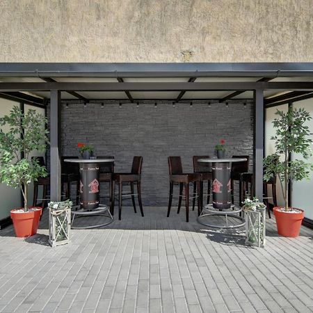 Familia Panzio & Apartmanhaz Gyor Exterior photo